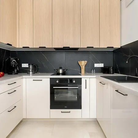 Jasny Z Parkingiem I Balkonem By Renters Appartement Poznań
