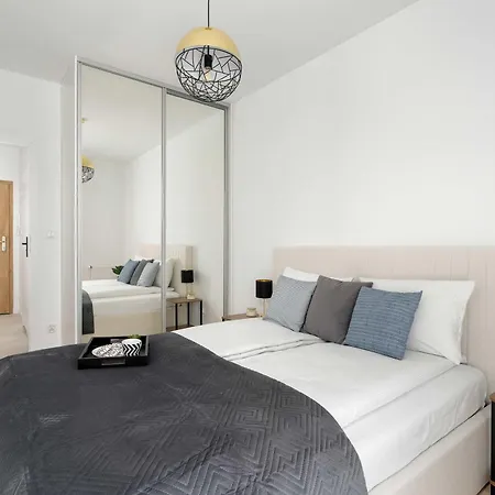 Jasny Z Parkingiem I Balkonem By Renters * Poznań