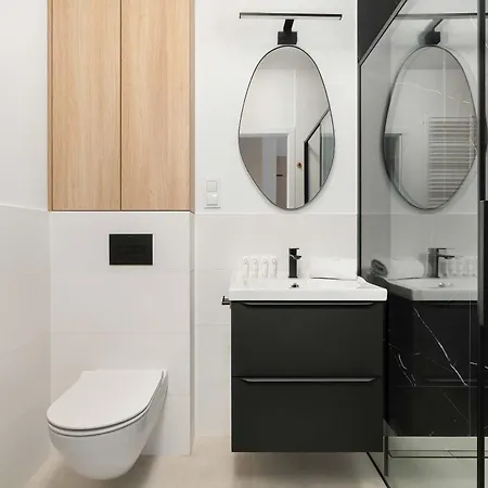 Jasny Z Parkingiem I Balkonem By Renters