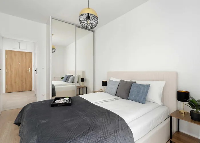 Jasny Z Parkingiem I Balkonem By Renters * Poznan