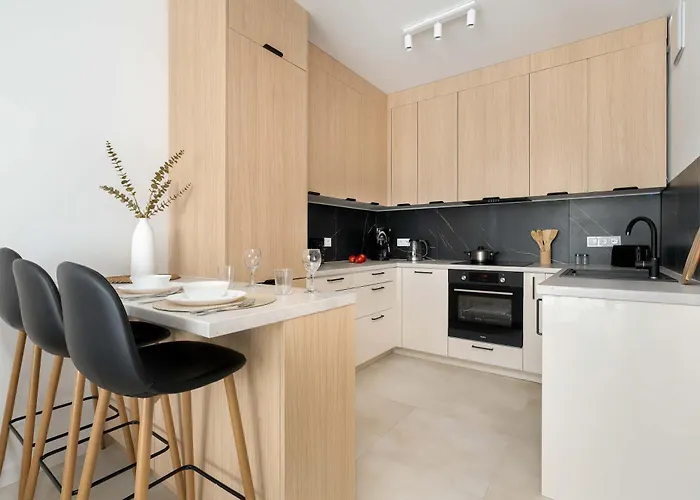 Jasny Z Parkingiem I Balkonem By Renters Poznan