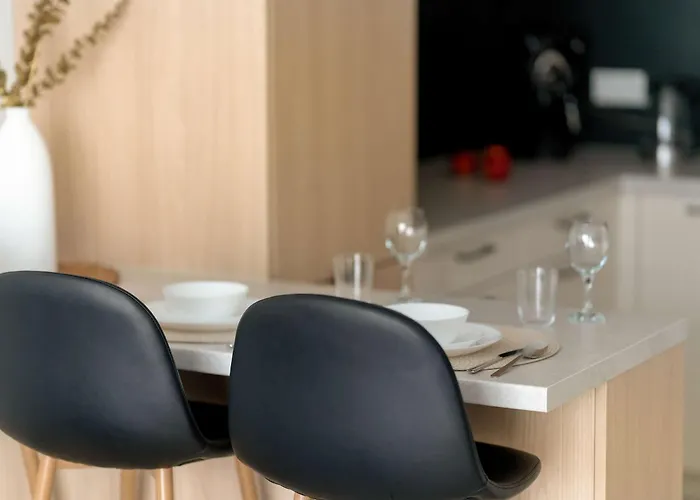 Jasny Z Parkingiem I Balkonem By Renters Познань